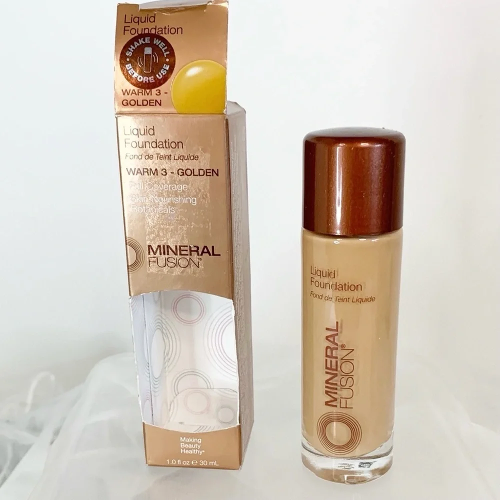 Mineral Fusion LIQUID FOUNDATION Warm 3 Golden